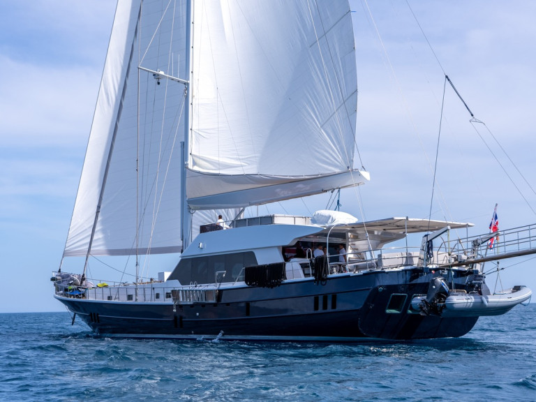 Yacht charter Piraeus cheap Good Life