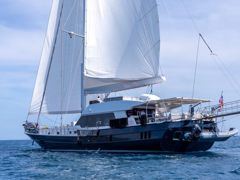 Yacht charter Piraeus cheap Good Life