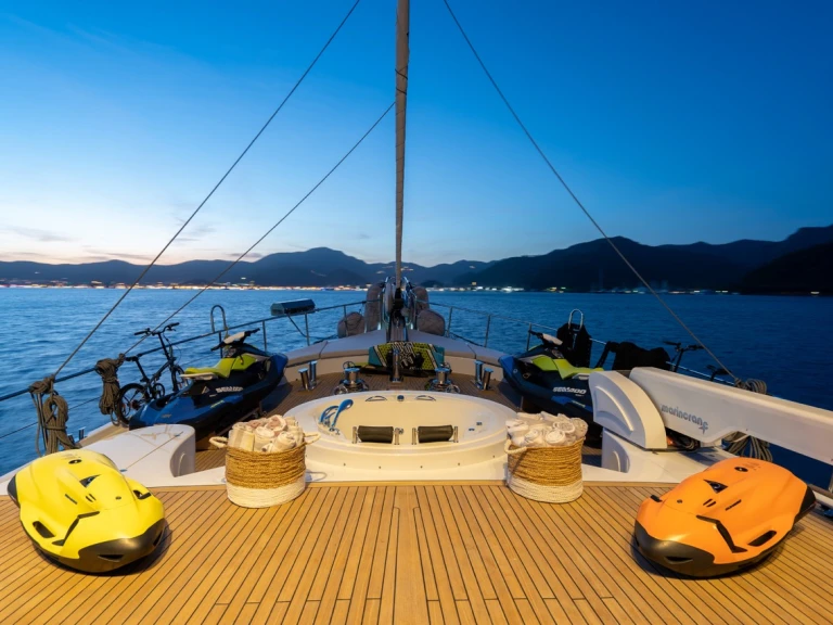 Sailboat rental in Piraeus - Custom Made Good Life