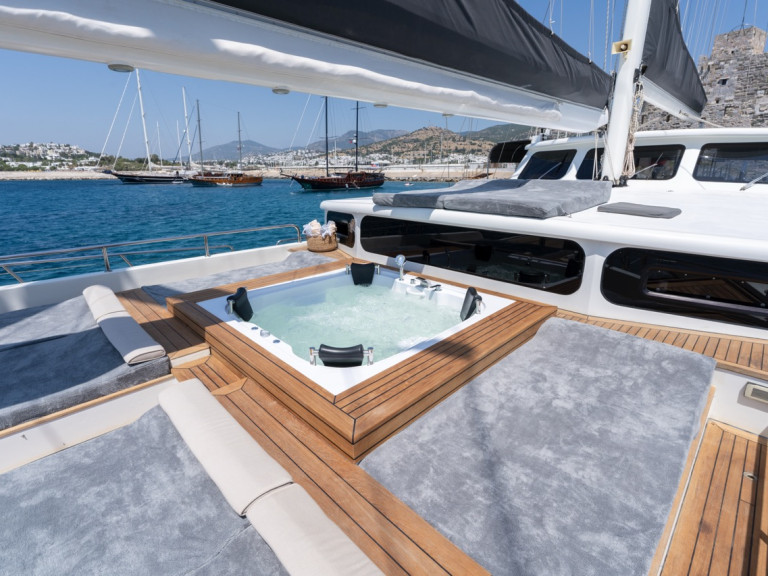 Bareboat Rental Sailboat Custom Made with a boat licence