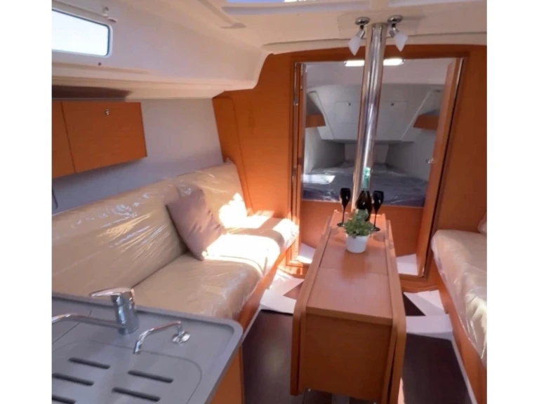 Yacht charter Furnari cheap Dufour 32