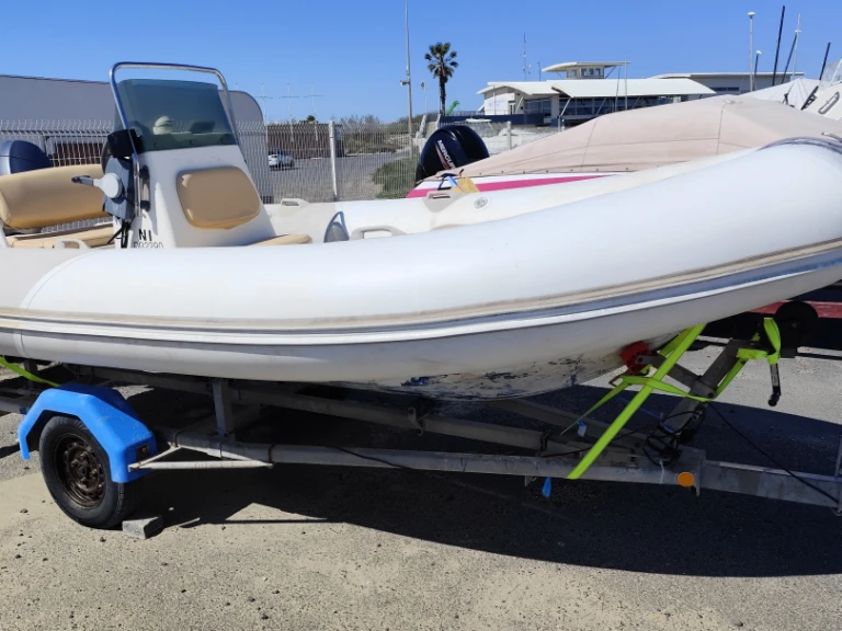 Zodiac Medline I in Le Cap d'Agde on SamBoat