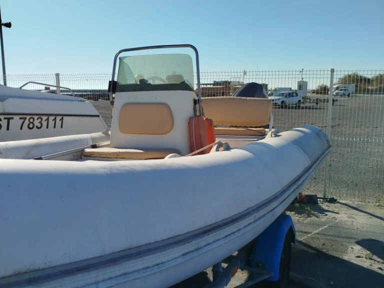 RIB for rent Le Cap d'Agde at the best price