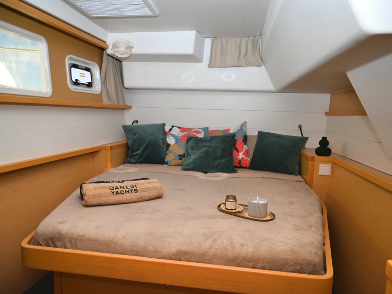 Catamaran for rent Kíssamos at the best price