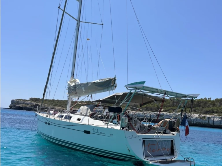 Sailboat for rent Sporades at the best price