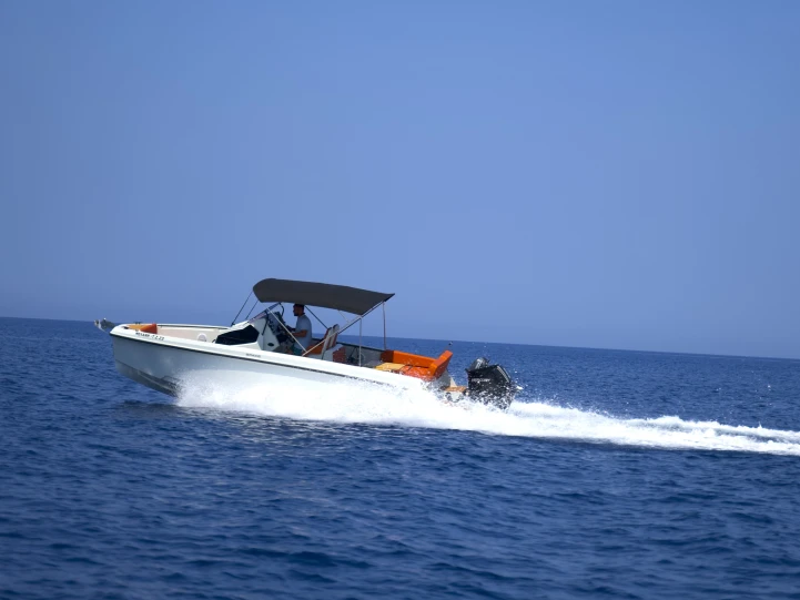 Motorboat rental in Zakynthos - Protagon Space 25