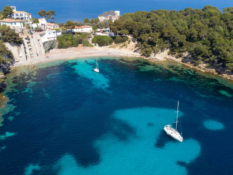 Jeanneau Prestige 34 in Beaulieu-sur-Mer on SamBoat