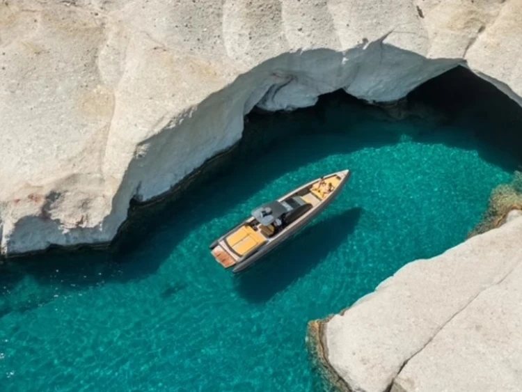 Yacht charter Lávrio cheap Technohull Omega 41