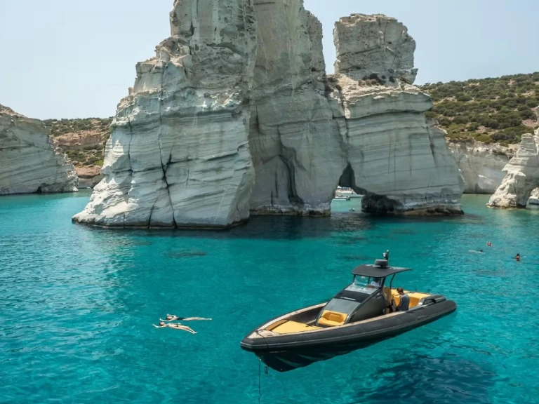 Motorboat rental with or without captain Technohull Lávrio