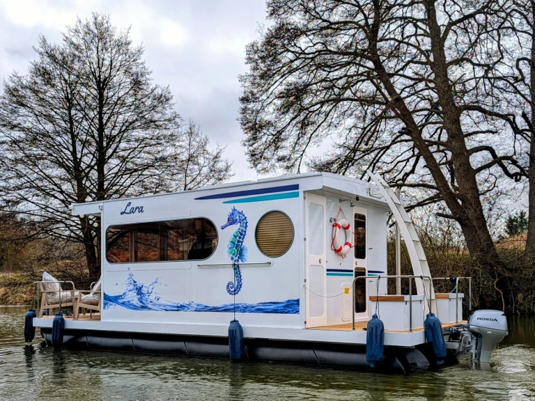 Rollyboot Max charter bareboat or captained in  Lübz