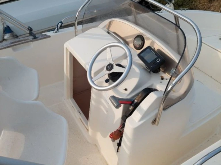 Motorboat rental in Narbonne-Plage - Jeanneau Cap Camarat 5.1 Style