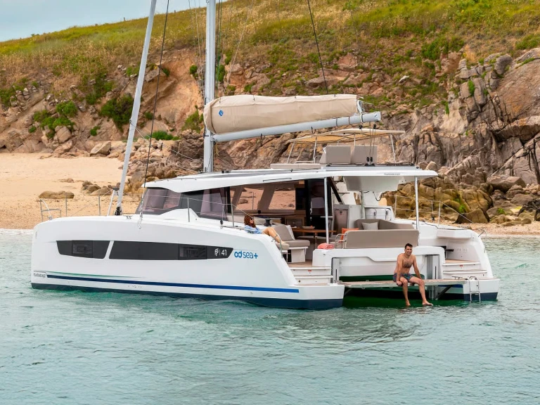 Fountaine Pajot Fountaine Pajot FP 44 Quatuor - 4 cab. charter bareboat or captained in  Frenchtown