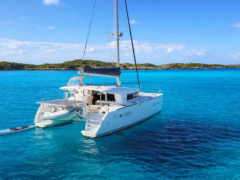 Catamaran rental in Sant Antoni de Portmany - Lagoon Lagoon 400 S2