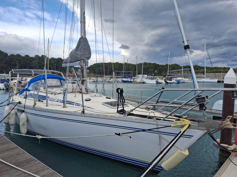 Bareboat Rental Sailboat Jeanneau with a boat licence