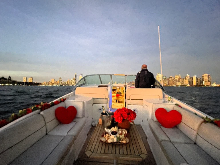 Yacht charter Manhattan cheap Corsair 36 Usa Edition