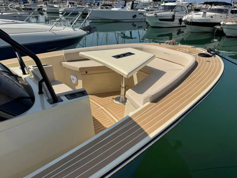 Motorboat rental in Amalfi - Lilybaeum Yacht Lipari 31
