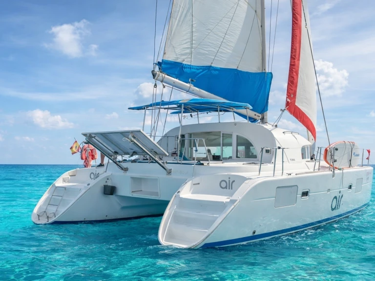 Yacht charter Sant Antoni de Portmany cheap Lagoon 380 S2