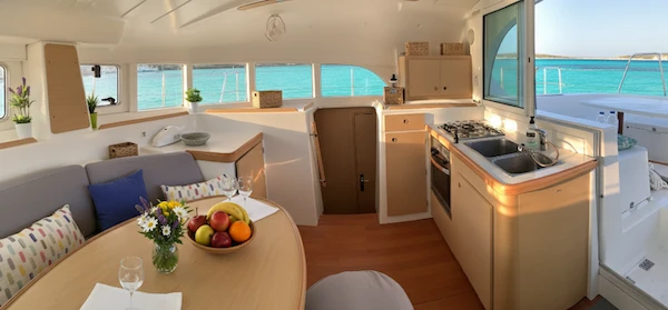 Boat rental Lagoon Lagoon 380 S2 in Sant Antoni de Portmany on Samboat