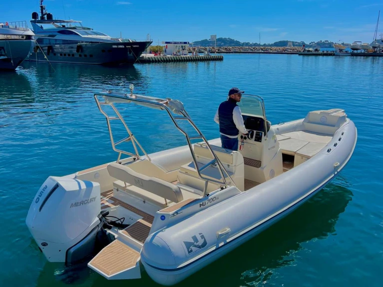 Bareboat Rental RIB Nuova Jolly with a boat licence