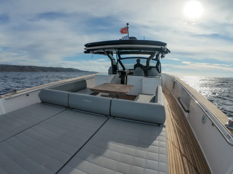 Motorboat rental with or without captain Pardo Yachts Cannes