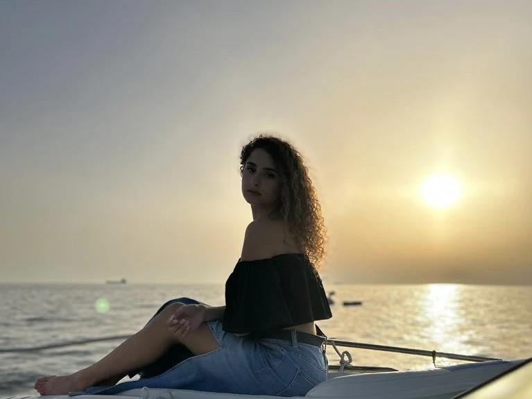 Bareboat Rental Motorboat Sea Ray with a boat licence