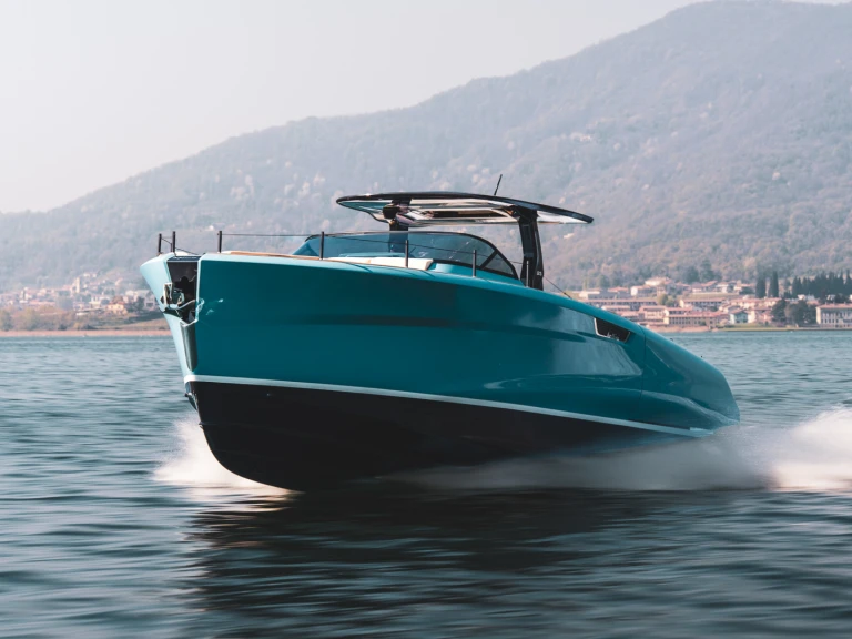 Motorboat rental in Palau - Bellini Yacht Astor 36