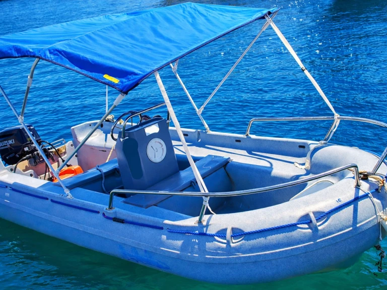 Tohatsu NEVEUX SAS FUN YAK 3.90 in La Ciotat on SamBoat