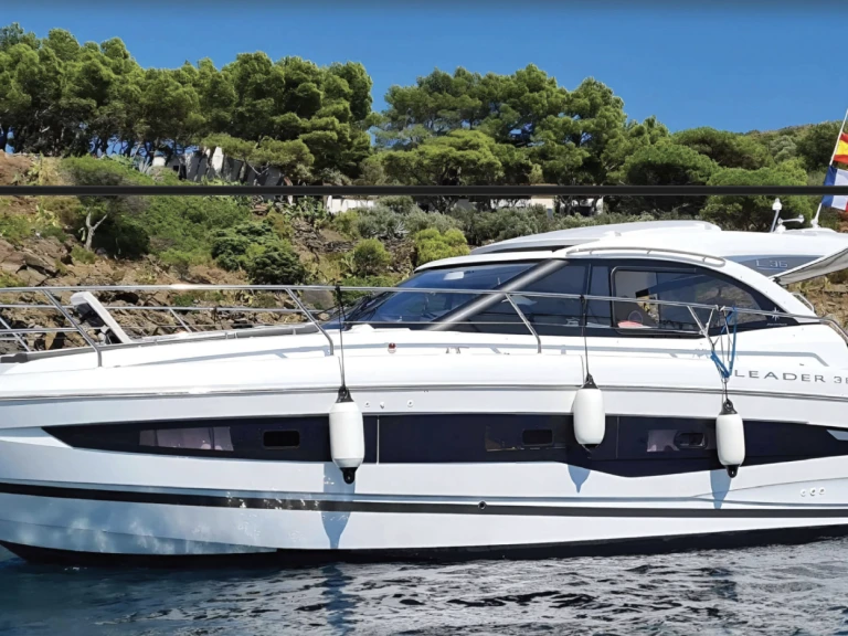 Motorboat rental in Cannes - Jeanneau Leader 36