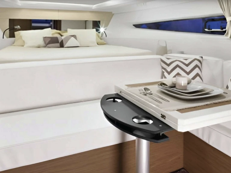 Boat rental Jeanneau Leader 36 in Cannes on Samboat