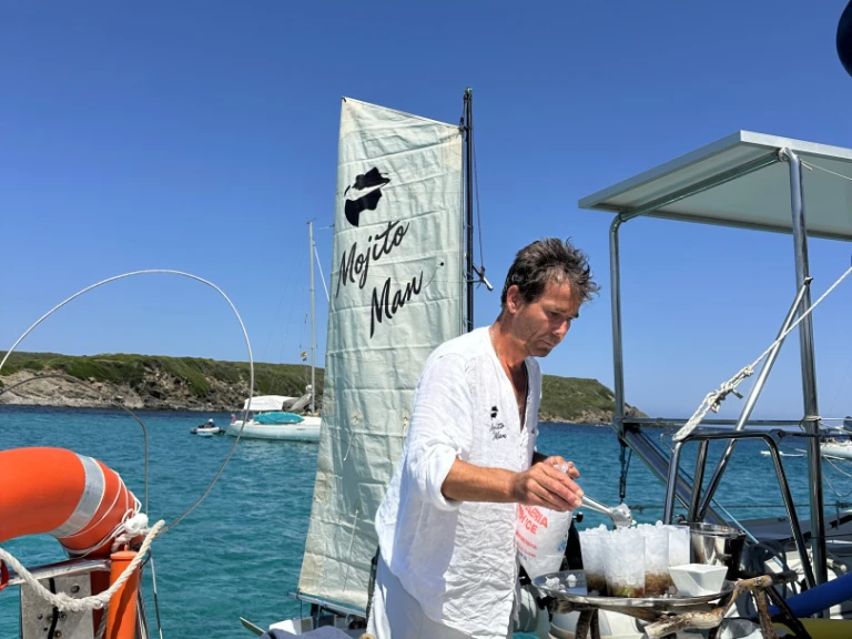 Boat rental Lagoon Lagoon 380 in Roses on Samboat