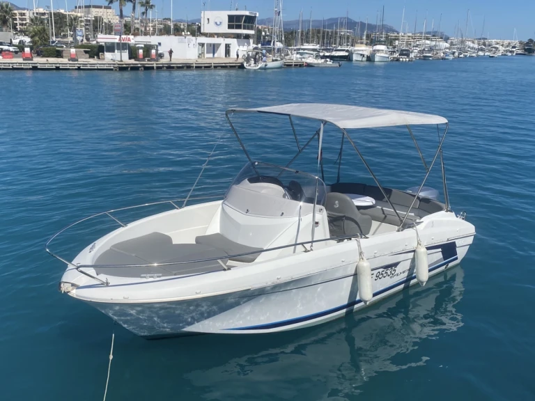 Rent a Bénéteau Flyer 650 Open France