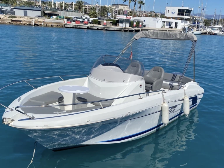 Boat rental Bénéteau Flyer 650 Open in France on Samboat