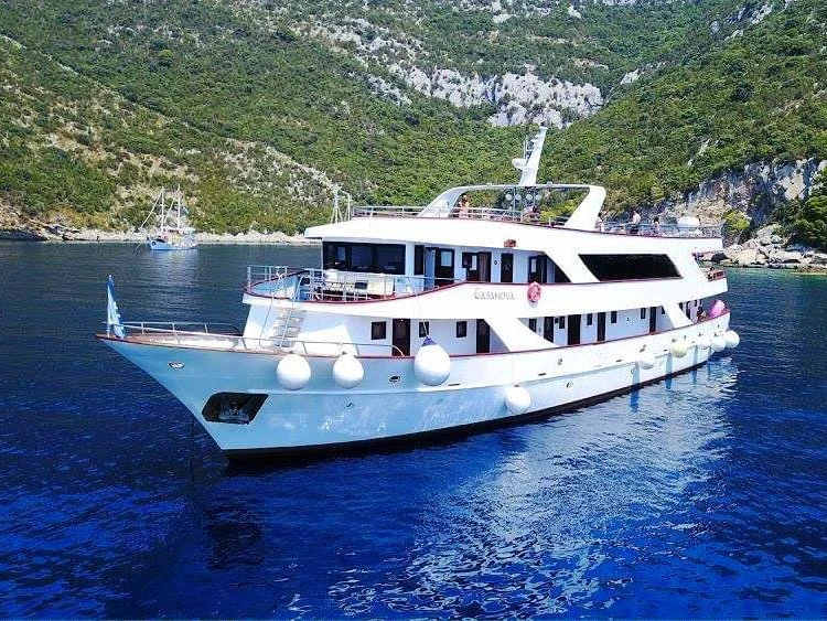 Luxury Yacht rental with or without captain  Omiš