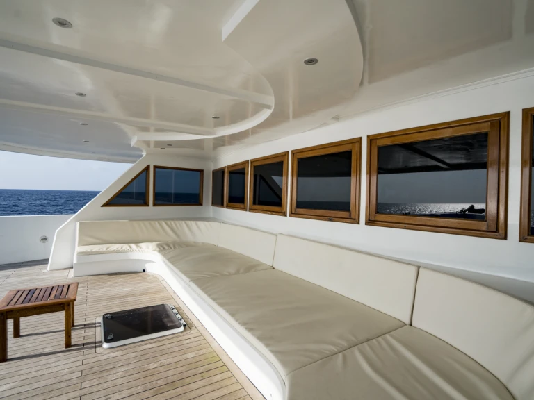 Motorboat rental with or without captain  Hulhumale