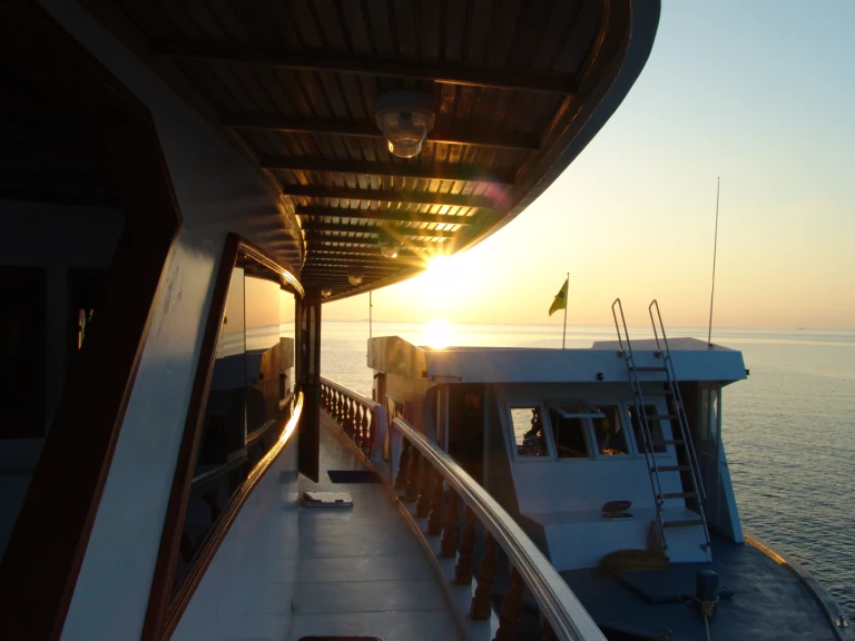 Motorboat rental with or without captain  Hulhumale