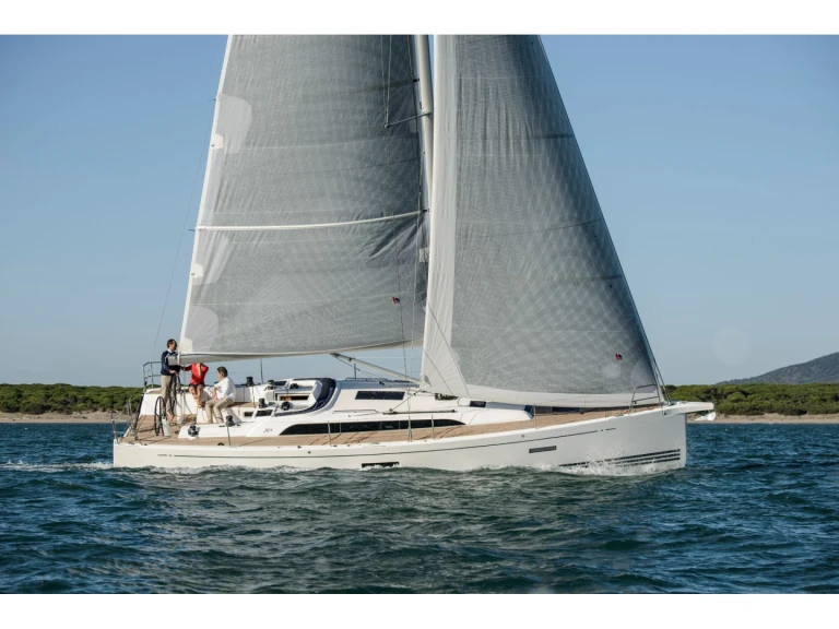 Sailboat rental in Lávrio - X-Yachts X-Yachts X4.3 MkII