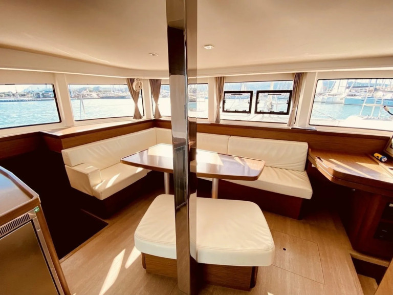 Catamaran for rent Lávrio at the best price