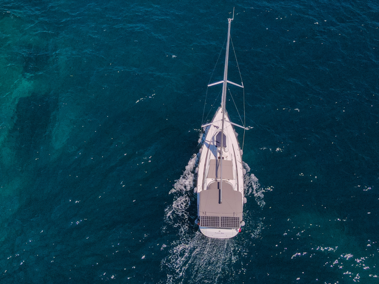 Bareboat Rental Sailboat Bavaria with a boat licence