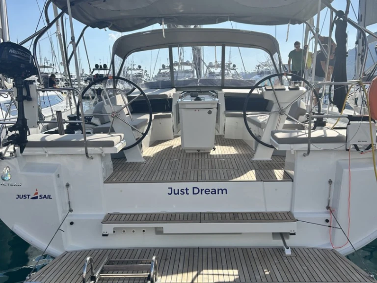 Rent a Bénéteau Oceanis 46.1 Göcek