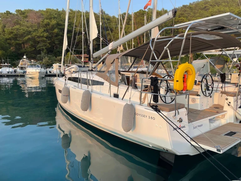 Sailboat rental in Göcek - Jeanneau Sun Odyssey 380