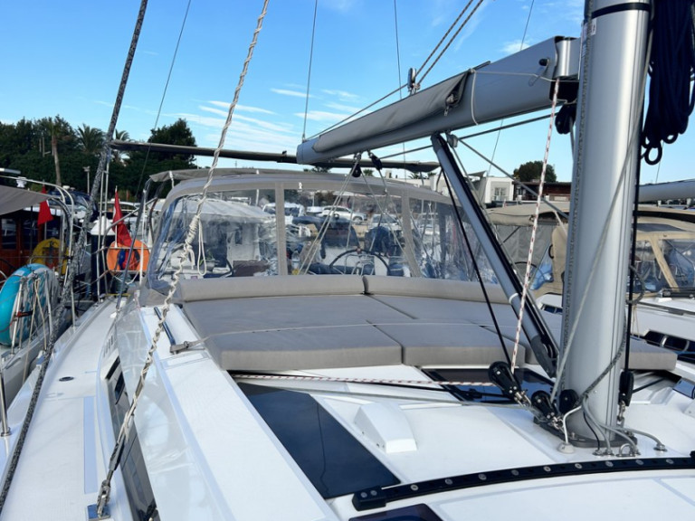 Bareboat Rental Sailboat Bénéteau with a boat licence