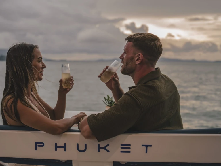 Motorboat rental with or without captain Galeon Ko Kaeo (Koh Kaeo)