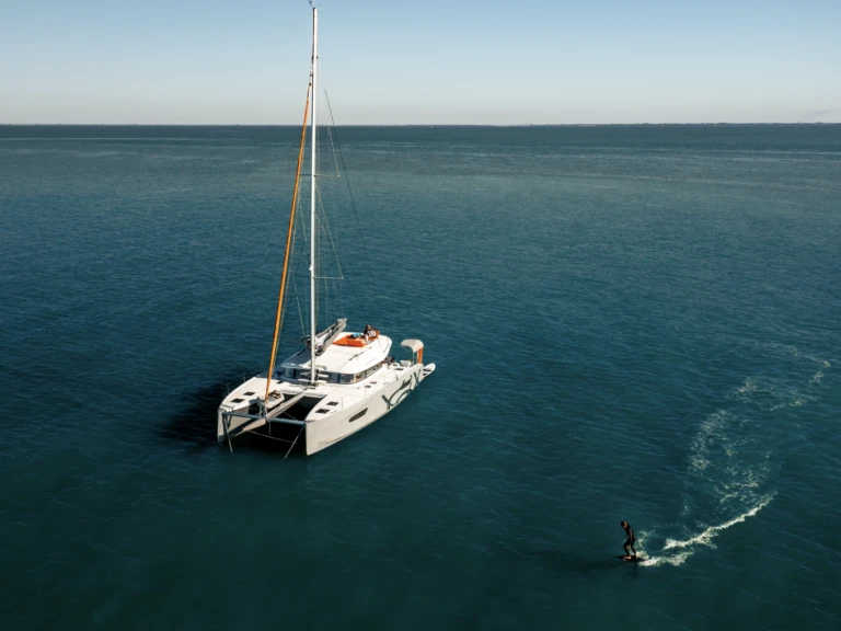 Yacht charter Tal-Pietà cheap Excess 14