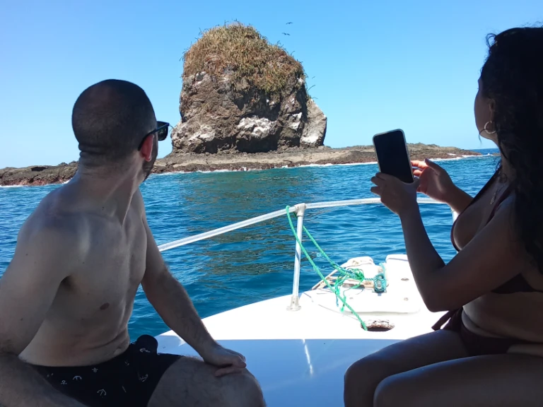 Houseboat for rent Guanacaste at the best price