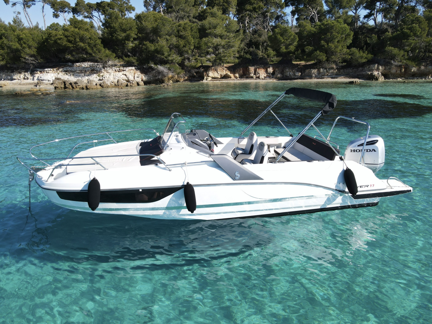 Bénéteau Flyer 7.7 SUNdeck in Mandelieu-la-Napoule on SamBoat