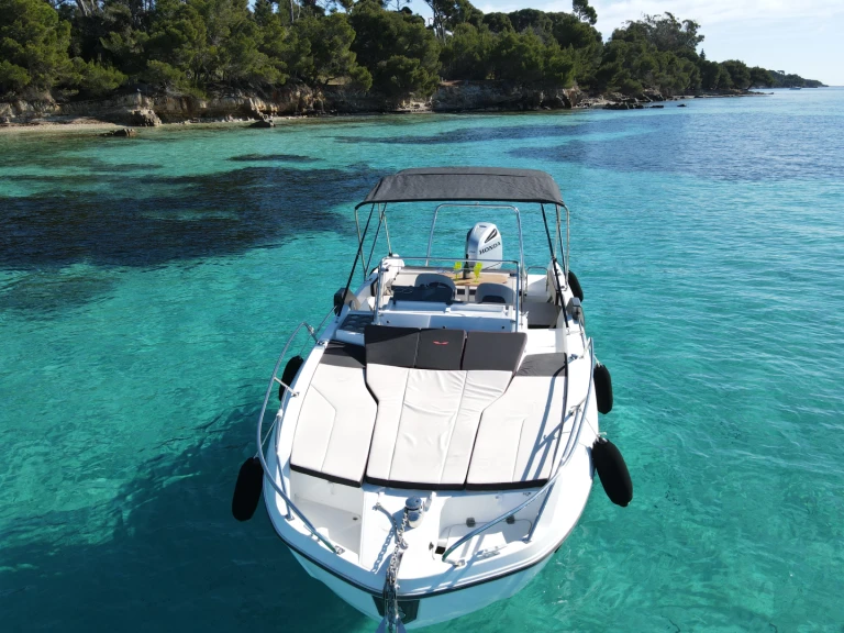 Boat rental Bénéteau Flyer 7.7 SUNdeck in Mandelieu-la-Napoule on Samboat