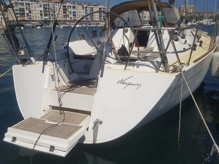 Sailboat for rent Toulon Ferry Port at the best price