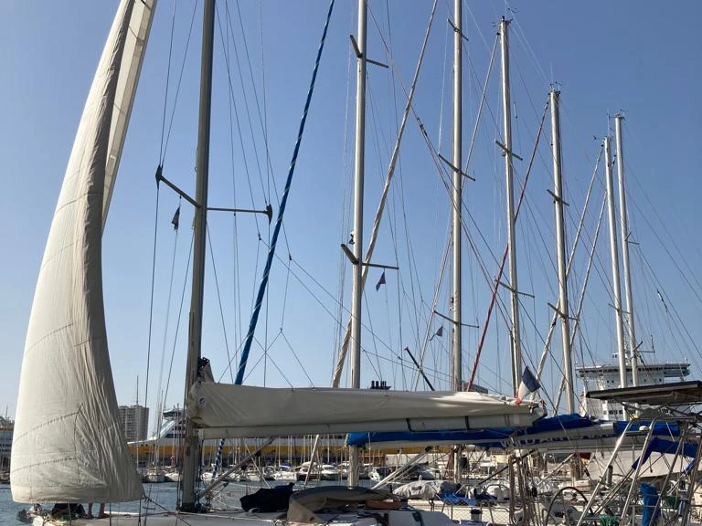 Wauquiez Centurion 40 S charter bareboat or captained in  Toulon Ferry Port