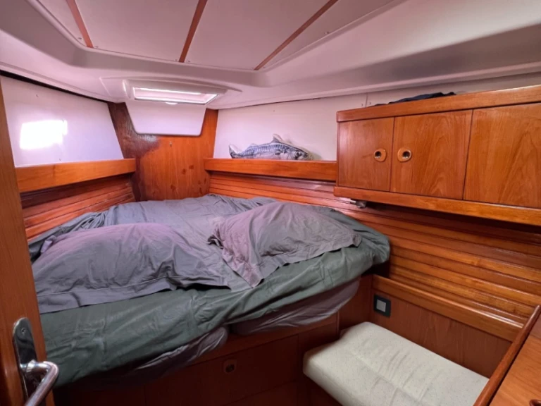 Rent a Wauquiez Centurion 40 S Toulon Ferry Port