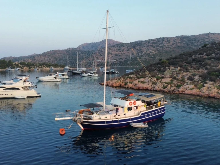 Bareboat Rental Luxury Yacht Custom Gulet-Motor Sailor with a boat licence